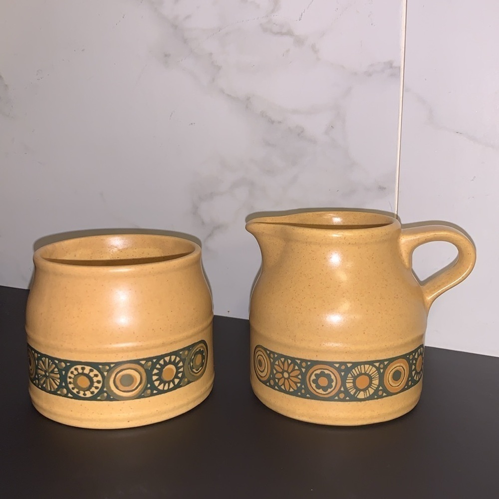 Made in England Vintage Yellow/Gold  Creamer Pitcher & Sugar Bowl Serving Set